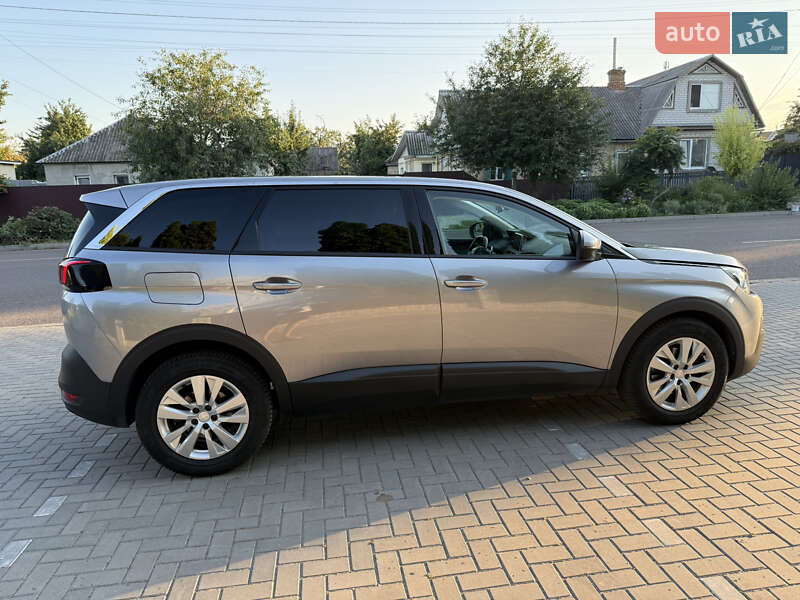 Внедорожник / Кроссовер Peugeot 5008 2020 в Черкассах