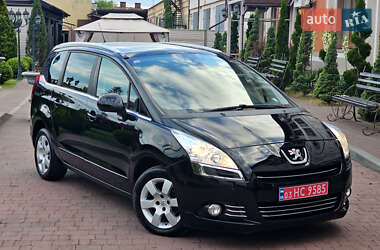 Микровэн Peugeot 5008 2012 в 