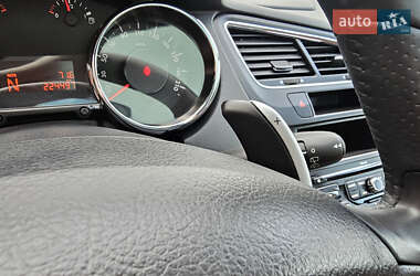 Микровэн Peugeot 5008 2012 в 