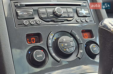 Микровэн Peugeot 5008 2012 в 