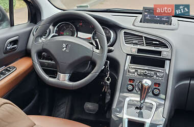 Микровэн Peugeot 5008 2012 в 