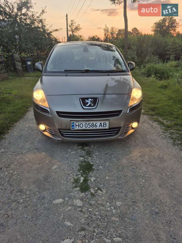 Мікровен Peugeot 5008 2013 в Тернополі