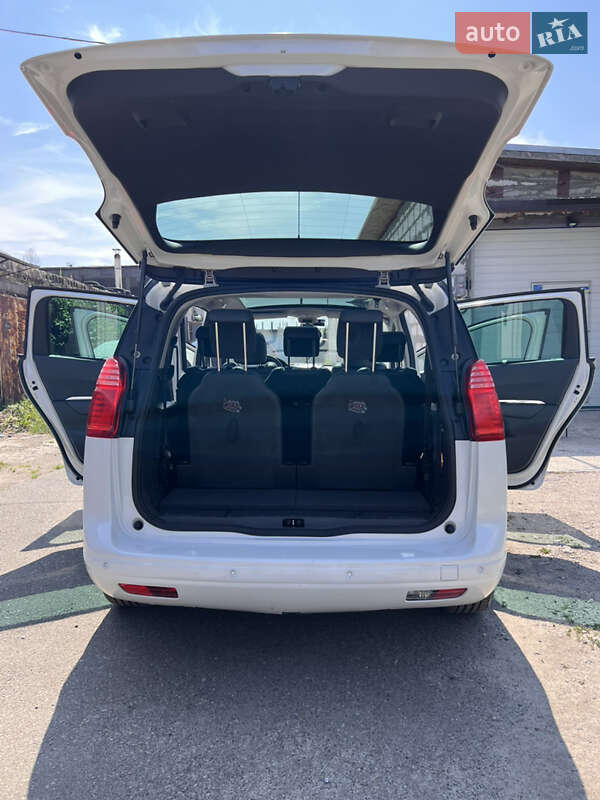 Мікровен Peugeot 5008 2011 в Вишневому