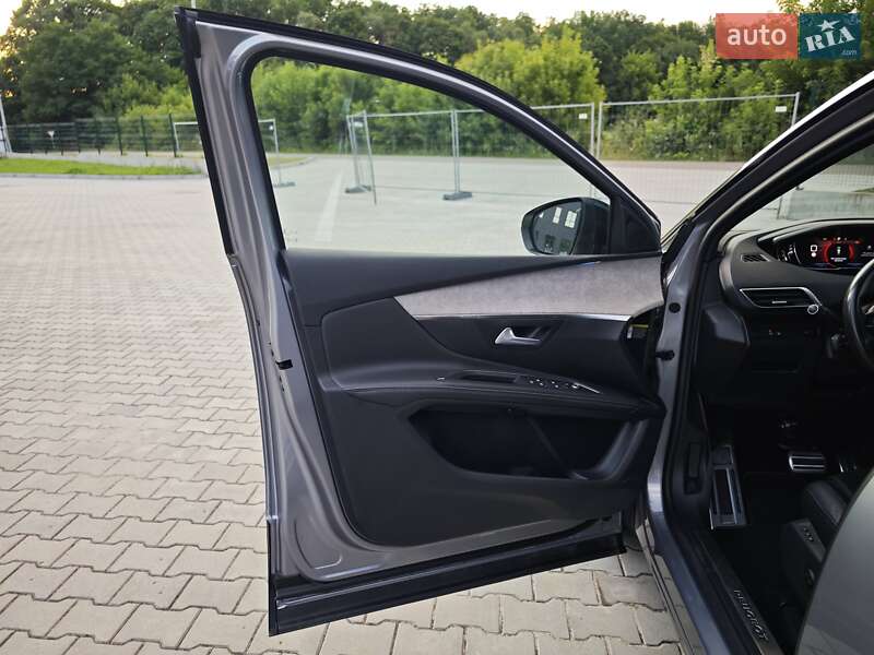 Позашляховик / Кросовер Peugeot 5008 2021 в Дубні