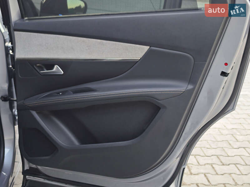 Позашляховик / Кросовер Peugeot 5008 2021 в Дубні