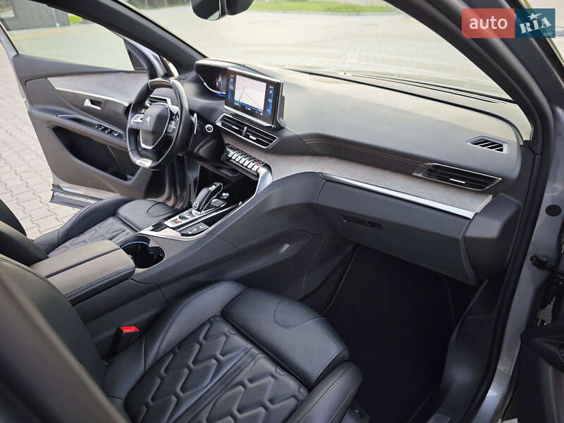 Позашляховик / Кросовер Peugeot 5008 2021 в Дубні