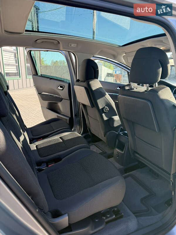 Микровэн Peugeot 5008 2014 в Калуше