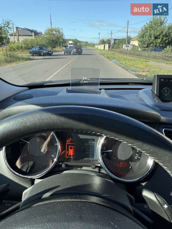Микровэн Peugeot 5008 2014 в Калуше