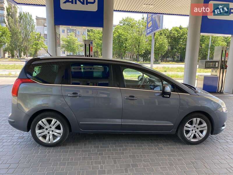 Микровэн Peugeot 5008 2011 в Николаеве