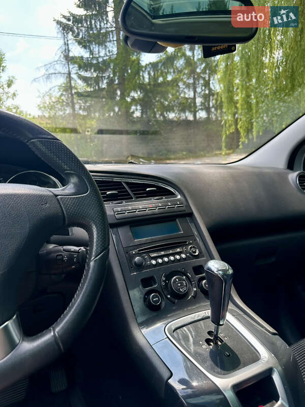 Мікровен Peugeot 5008 2012 в Заліщиках