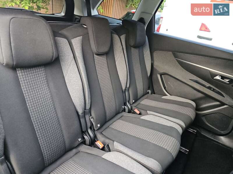 Позашляховик / Кросовер Peugeot 5008 2018 в Стрию