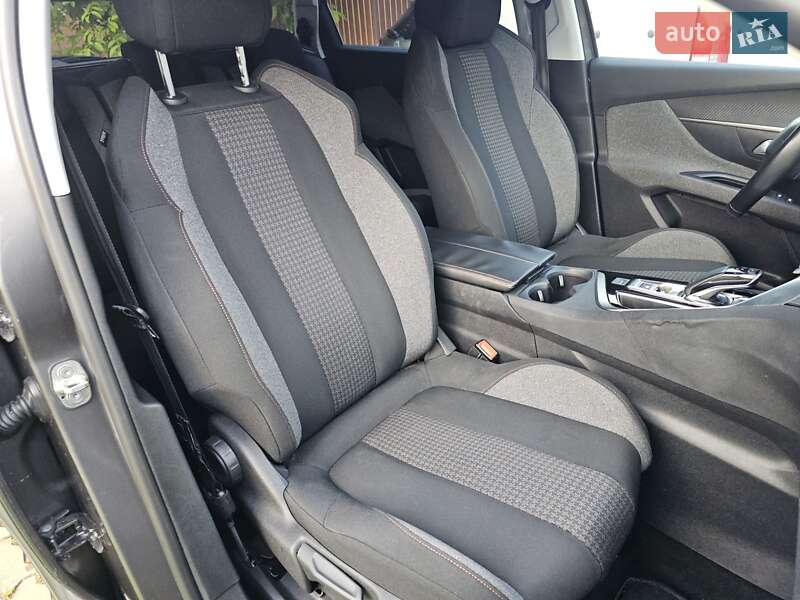 Позашляховик / Кросовер Peugeot 5008 2018 в Стрию