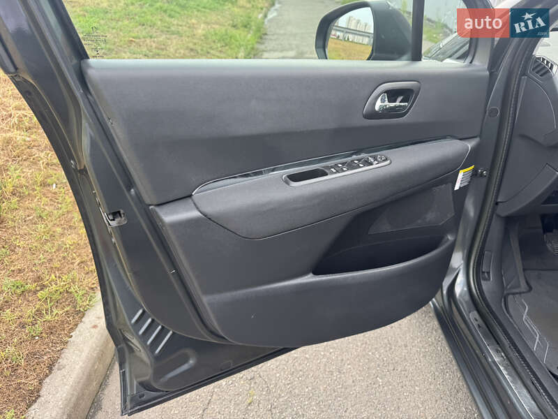 Микровэн Peugeot 5008 2013 в Киеве