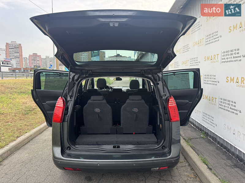 Микровэн Peugeot 5008 2013 в Киеве