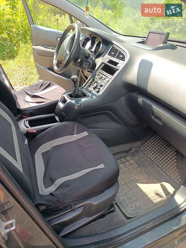 Мікровен Peugeot 5008 2010 в Олевську