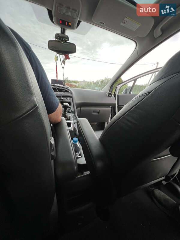 Микровэн Peugeot 5008 2009 в Львове