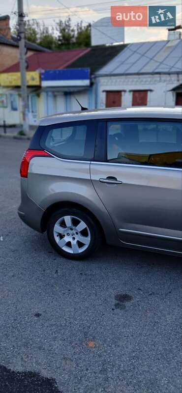 Микровэн Peugeot 5008 2010 в Виннице
