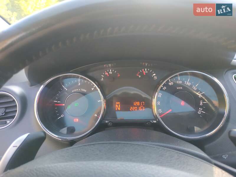 Микровэн Peugeot 5008 2012 в Радивилове