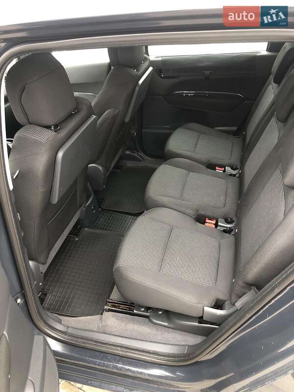 Мікровен Peugeot 5008 2010 в Дрогобичі