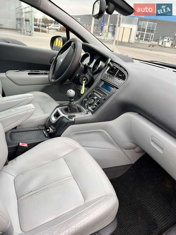 Мікровен Peugeot 5008 2010 в Ходореві