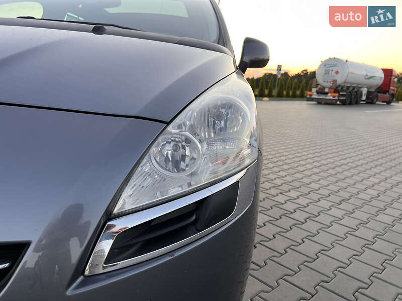Мікровен Peugeot 5008 2011 в Луцьку