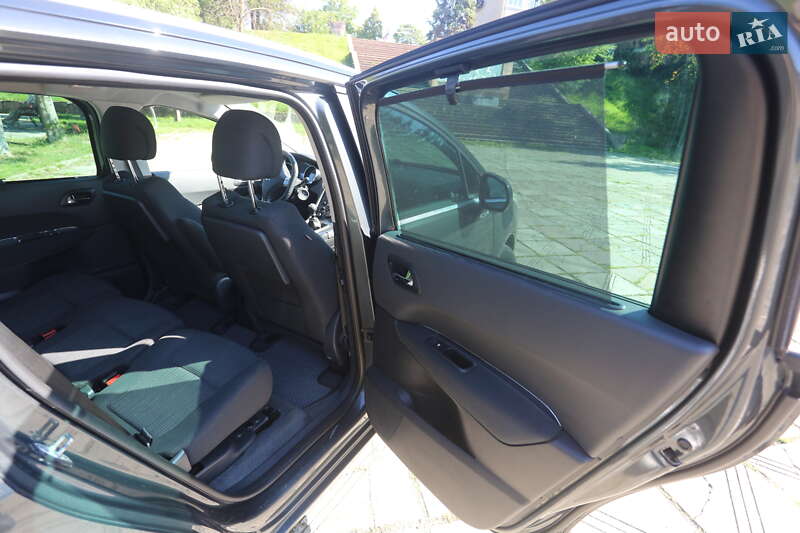 Мікровен Peugeot 5008 2013 в Косові