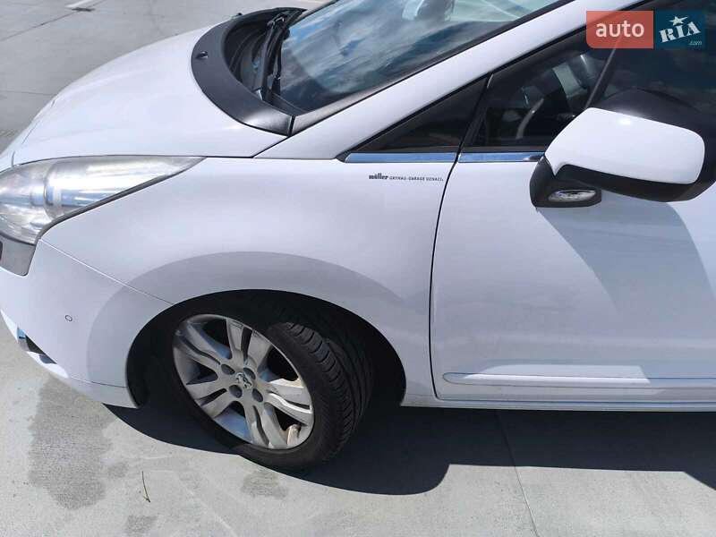 Микровэн Peugeot 5008 2012 в Арбузинке