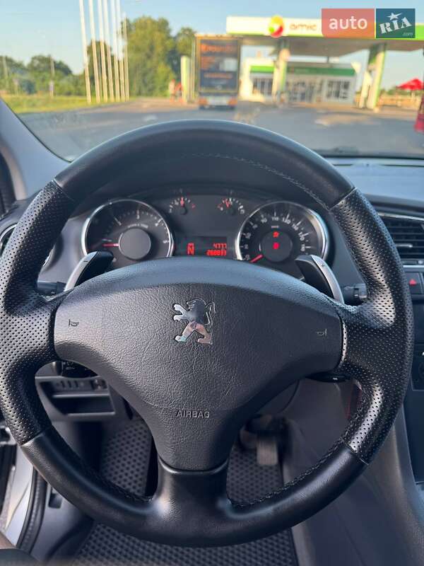 Мікровен Peugeot 5008 2010 в Дубні