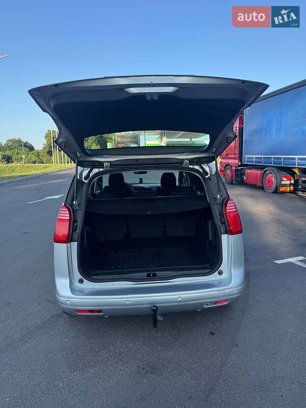 Мікровен Peugeot 5008 2010 в Дубні