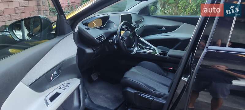 Внедорожник / Кроссовер Peugeot 5008 2017 в Ровно фото 14 Внедорожник / Кроссовер Peugeot 5008 2017 в Ровно