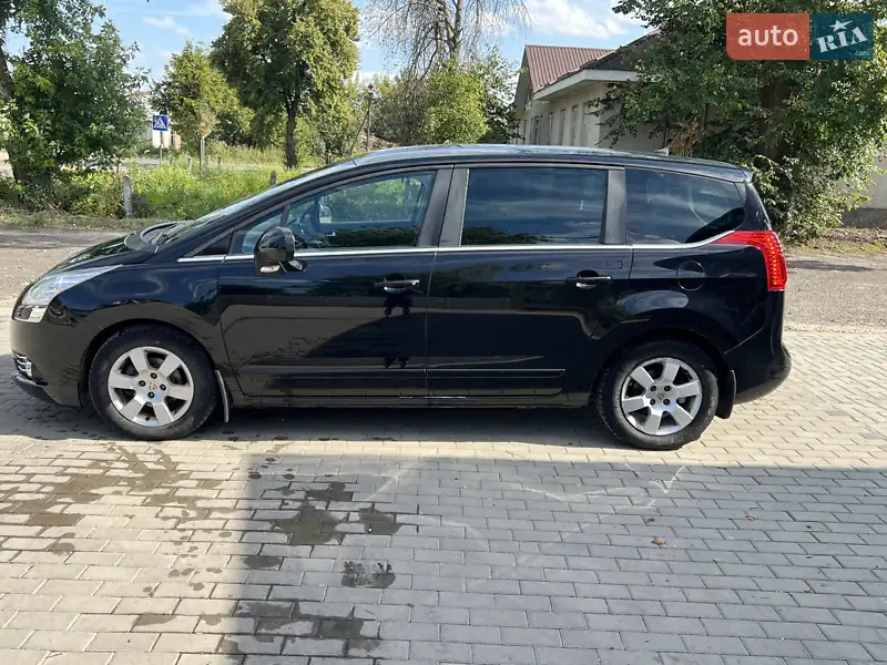 Peugeot 5008 2011