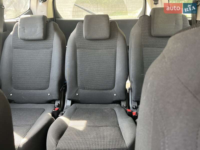 Микровэн Peugeot 5008 2014 в Львове