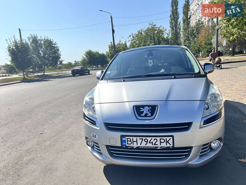Мікровен Peugeot 5008 2010 в Южному