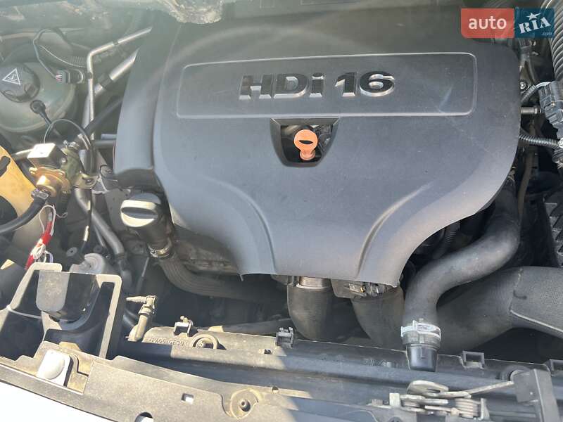 Мікровен Peugeot 5008 2010 в Южному