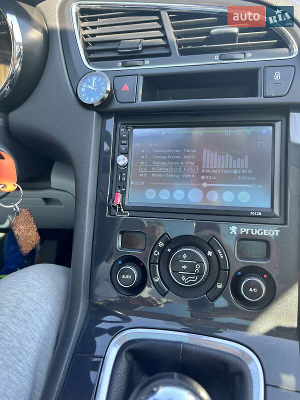 Мікровен Peugeot 5008 2010 в Южному