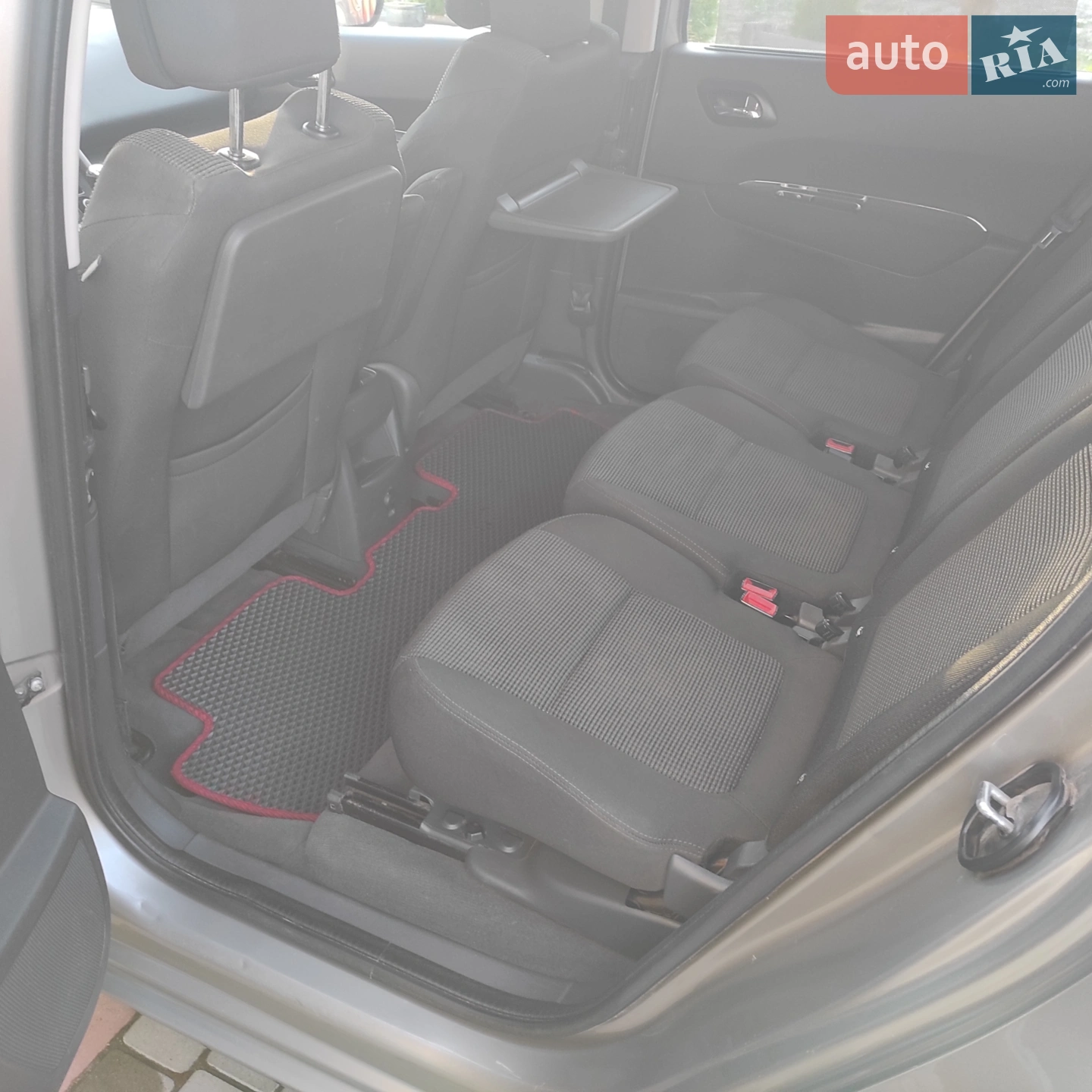 2010 Peugeot 5008 - мініатюра 15