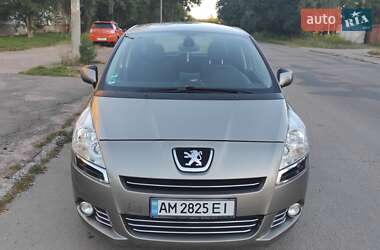 Микровэн Peugeot 5008 2010 в 