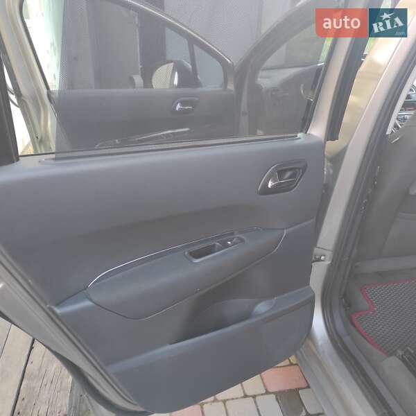 Мікровен Peugeot 5008 2010 в Коростені фото 17 Мікровен Peugeot 5008 2010 в Коростені