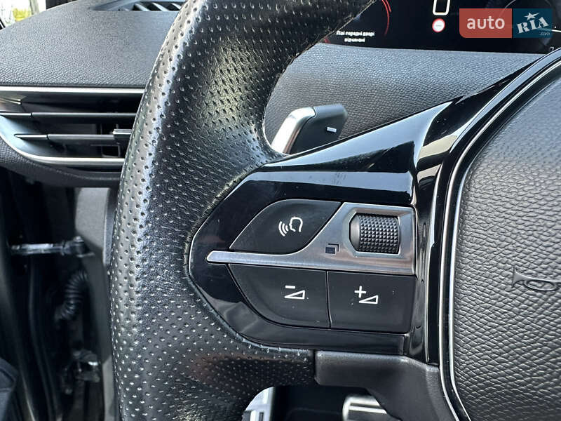 Позашляховик / Кросовер Peugeot 5008 2018 в Луцьку