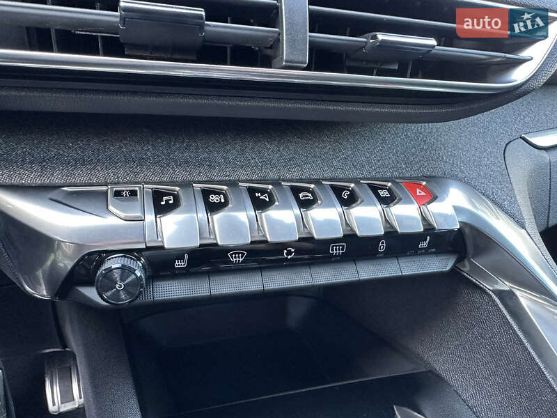 Позашляховик / Кросовер Peugeot 5008 2018 в Луцьку