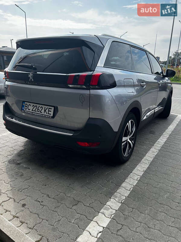 Позашляховик / Кросовер Peugeot 5008 2017 в Львові
