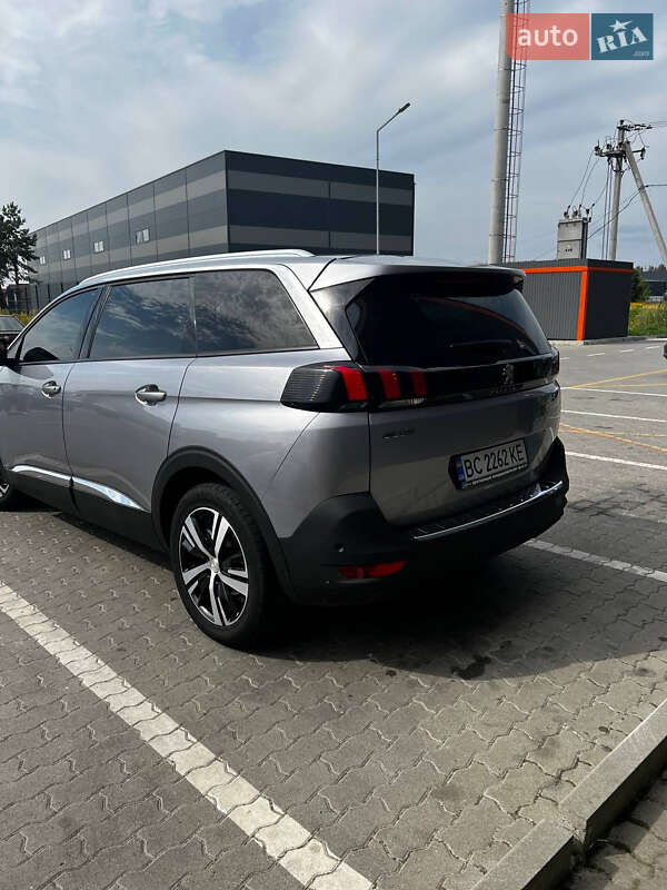 Позашляховик / Кросовер Peugeot 5008 2017 в Львові