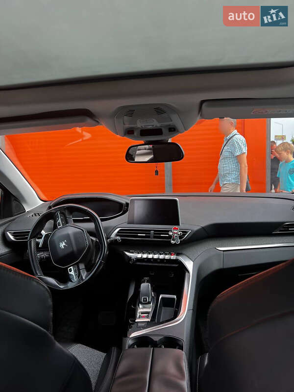 Позашляховик / Кросовер Peugeot 5008 2017 в Львові