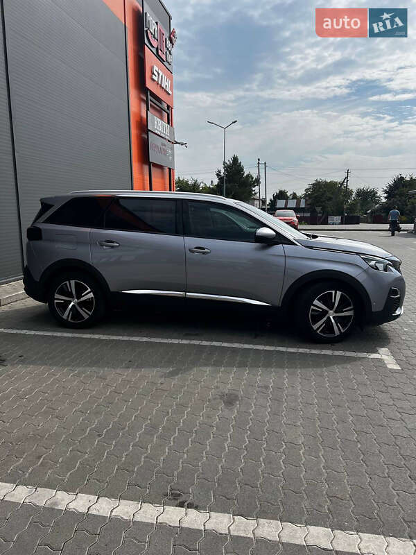 Позашляховик / Кросовер Peugeot 5008 2017 в Львові