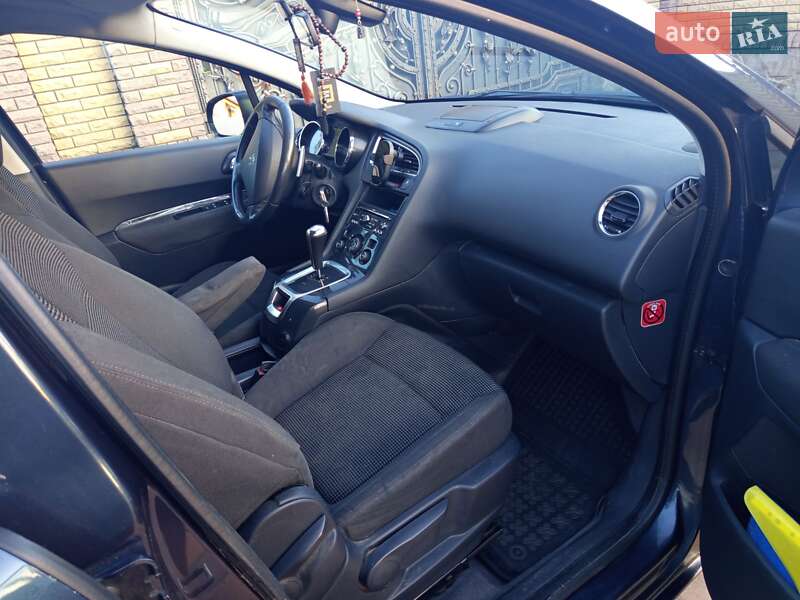 Мікровен Peugeot 5008 2012 в Чернівцях