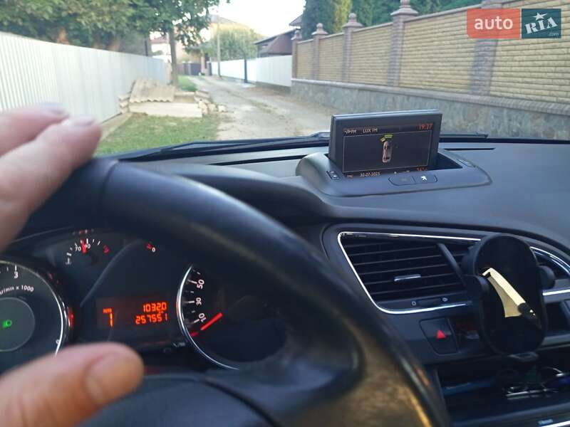 Мікровен Peugeot 5008 2012 в Чернівцях