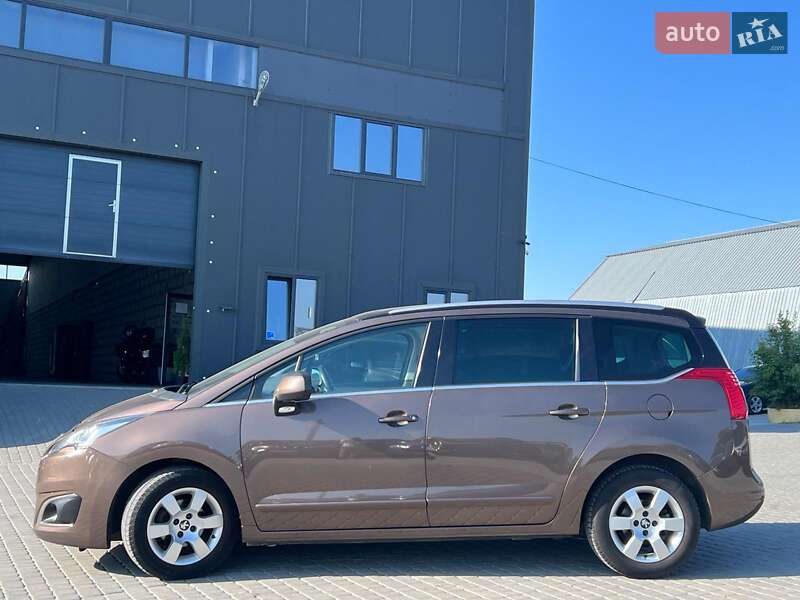 Микровэн Peugeot 5008 2014 в Львове
