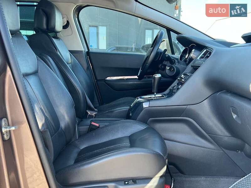 Микровэн Peugeot 5008 2014 в Львове