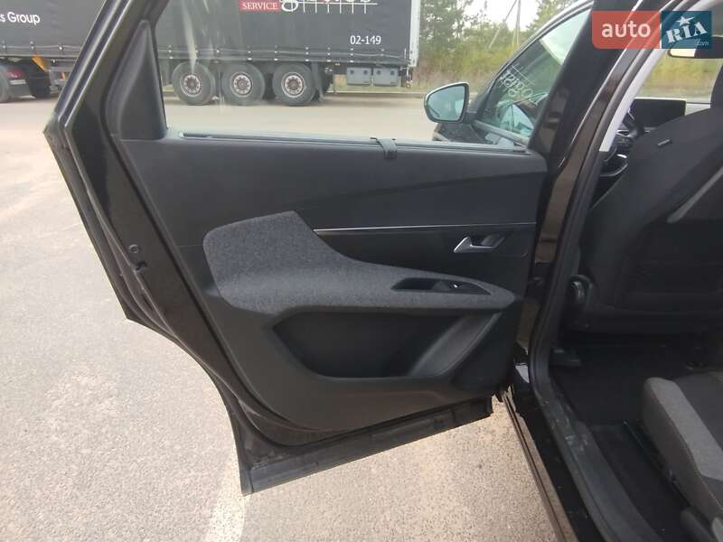 Позашляховик / Кросовер Peugeot 5008 2017 в Малині фото 27 Позашляховик / Кросовер Peugeot 5008 2017 в Малині