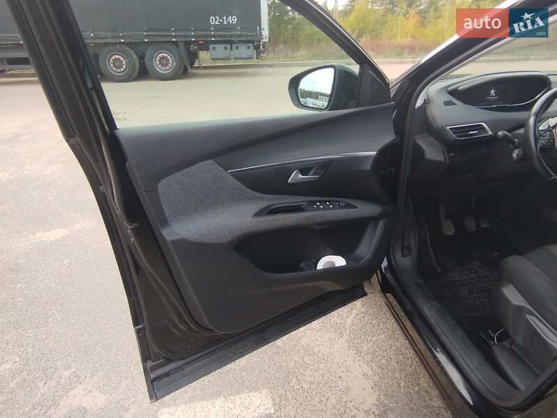 Позашляховик / Кросовер Peugeot 5008 2017 в Малині фото 36 Позашляховик / Кросовер Peugeot 5008 2017 в Малині